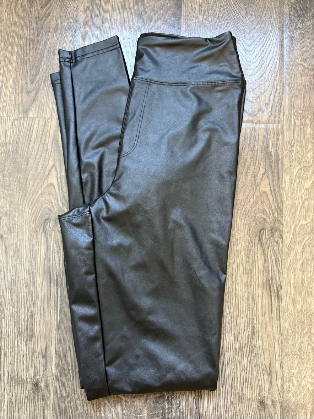 Offline by Aerie Real Luxe Black Faux Leather Hi Rise Leggings Size Medium Tall